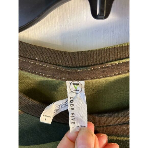 Clay Walker Concert tshirt camo & orange large "We all need a bar" - Picture 3 of 7